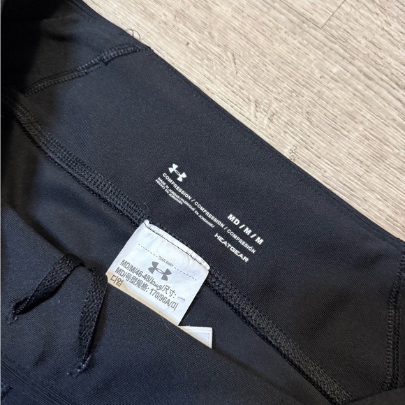 •UNDER ARMOUR• COMPRESSION LEGGINGS - Picture 4 of 5